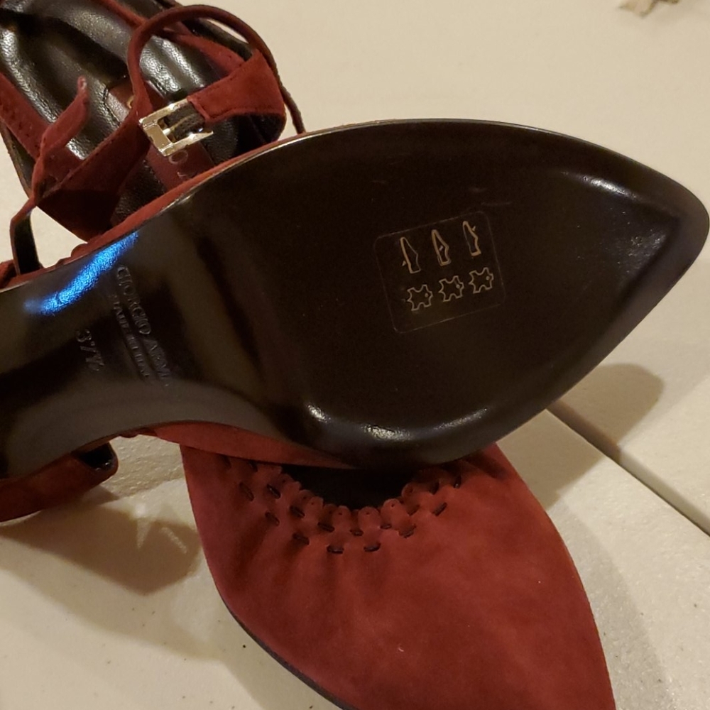 Suede pump - Picture 2 of 4